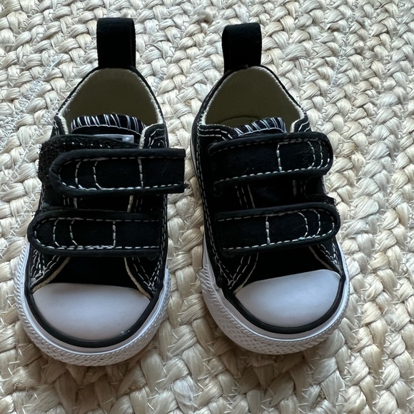 Chuck Taylors for babies size 2C - Picture 3 of 4